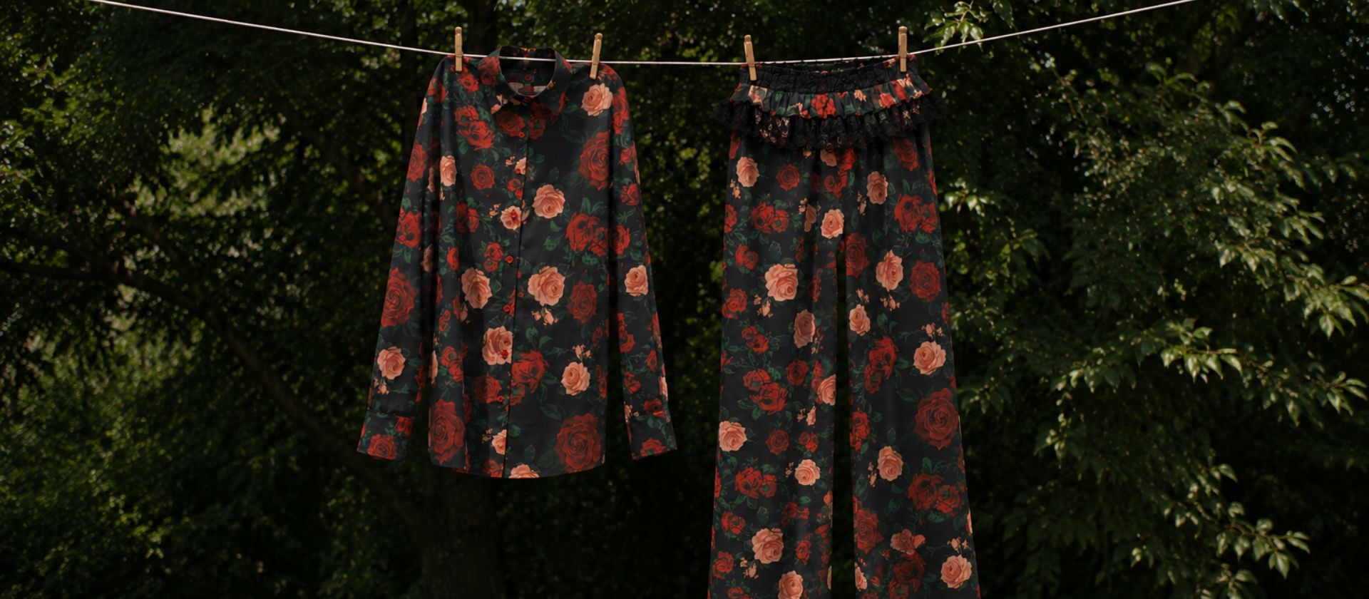 Normaillot pieces in nature